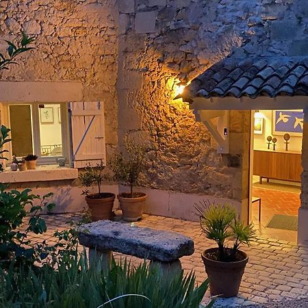Le Prieure De Saint Pierre Bed & Breakfast Bagian luar foto