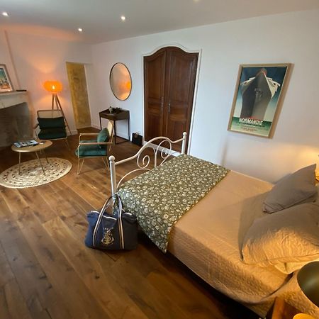 Le Prieure De Saint Pierre Bed & Breakfast Bagian luar foto