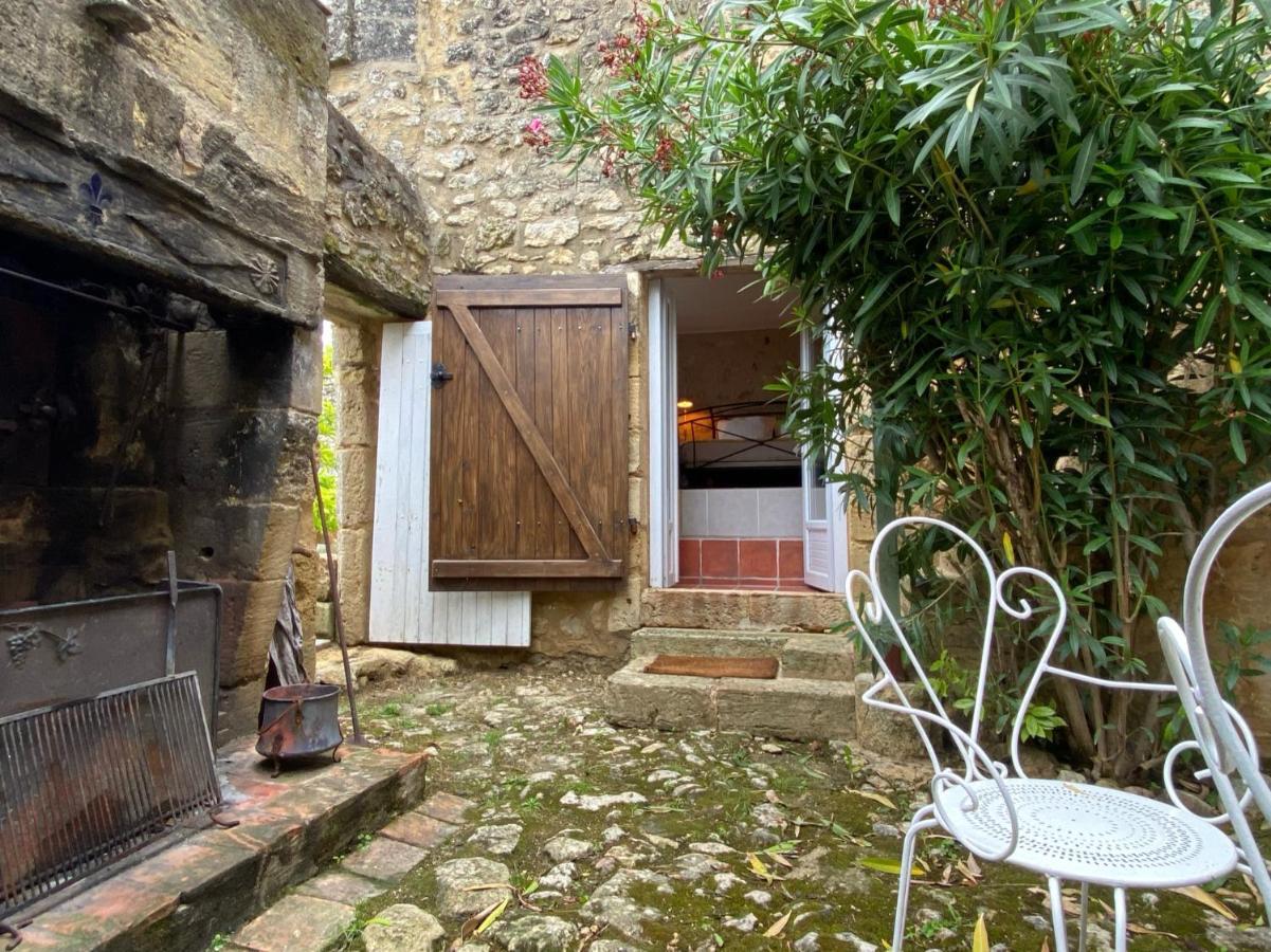 Le Prieure De Saint Pierre Bed & Breakfast Bagian luar foto