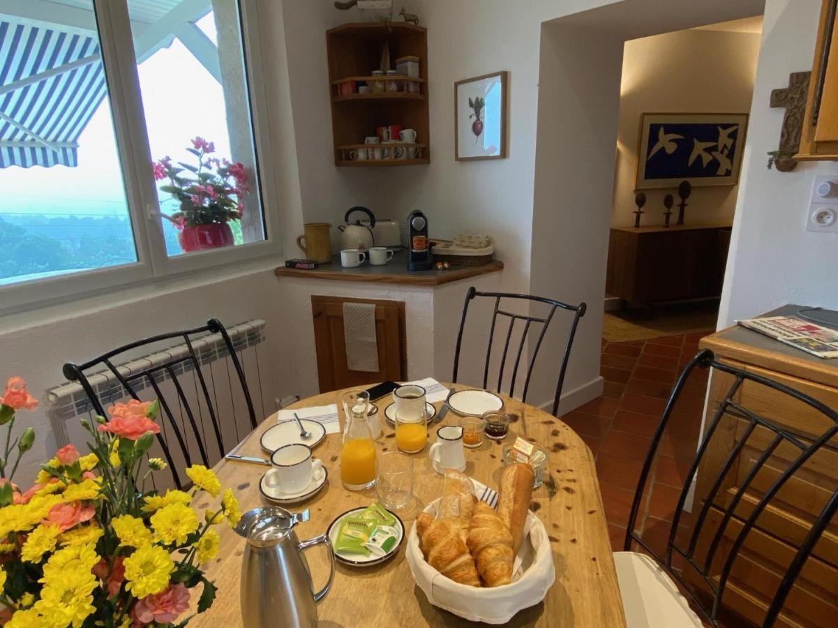 Le Prieure De Saint Pierre Bed & Breakfast Bagian luar foto