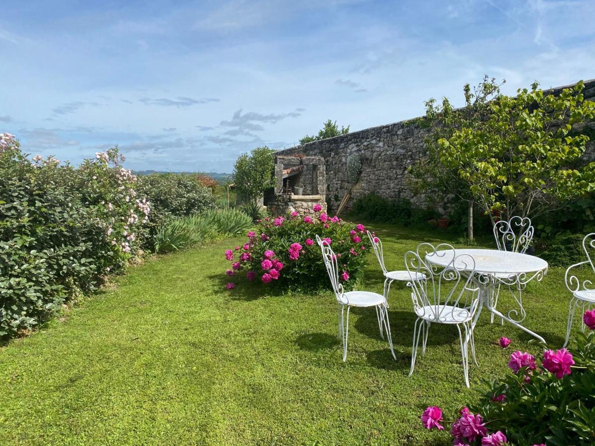 Le Prieure De Saint Pierre Bed & Breakfast Bagian luar foto