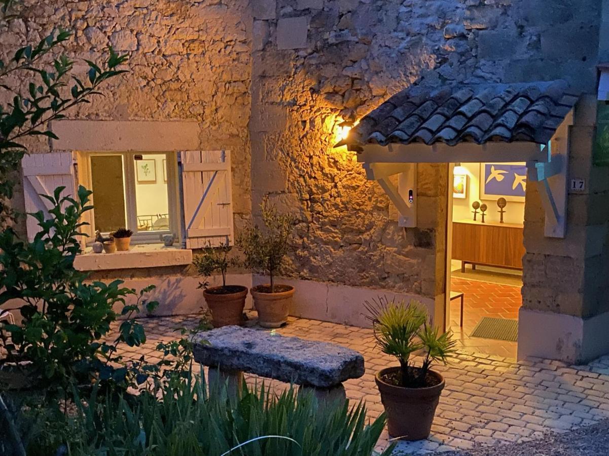 Le Prieure De Saint Pierre Bed & Breakfast Bagian luar foto