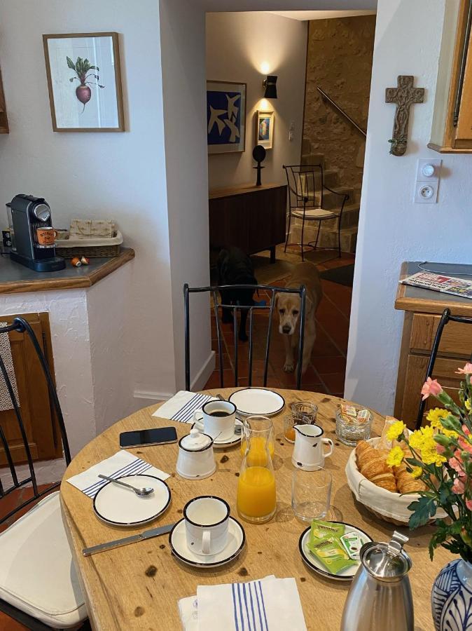 Le Prieure De Saint Pierre Bed & Breakfast Bagian luar foto