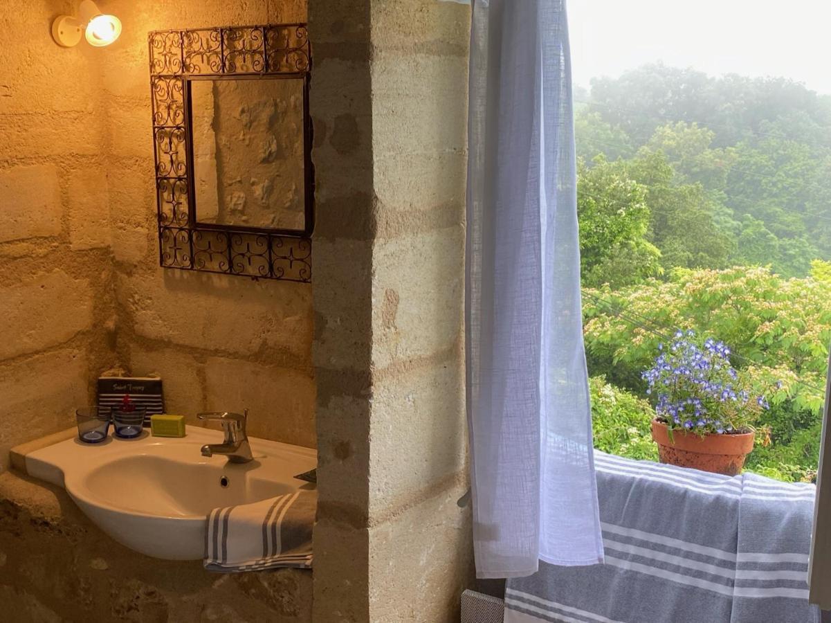 Le Prieure De Saint Pierre Bed & Breakfast Bagian luar foto