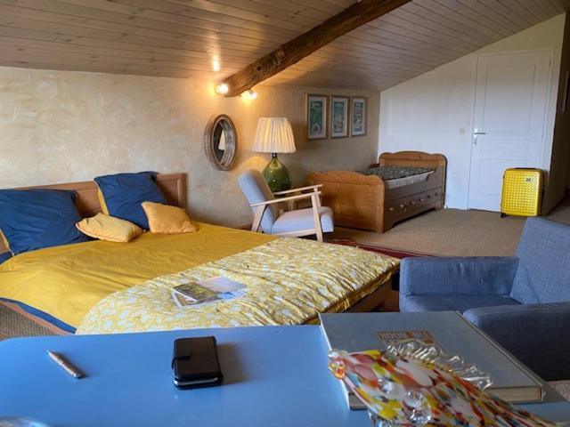 Le Prieure De Saint Pierre Bed & Breakfast Bagian luar foto