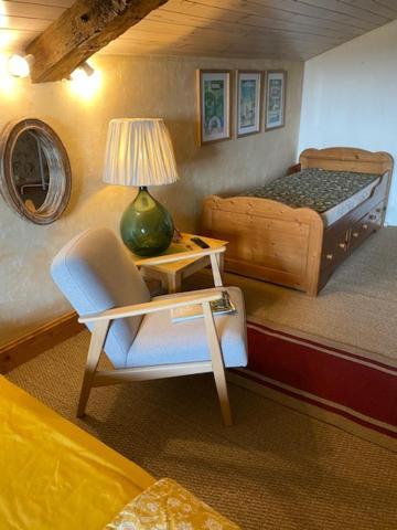 Le Prieure De Saint Pierre Bed & Breakfast Bagian luar foto
