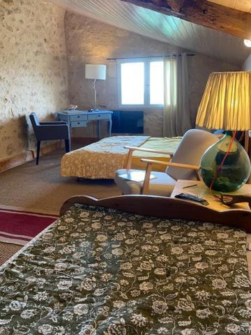 Le Prieure De Saint Pierre Bed & Breakfast Bagian luar foto