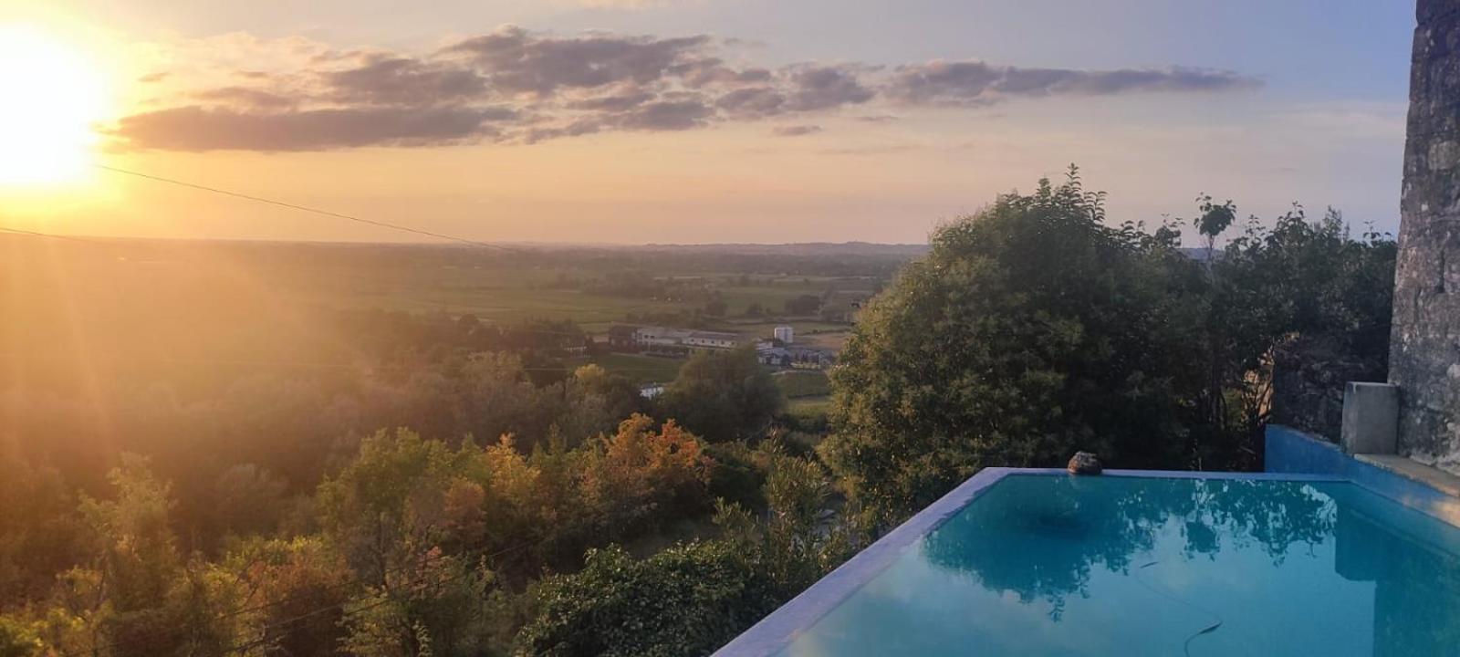 Le Prieure De Saint Pierre Bed & Breakfast Bagian luar foto