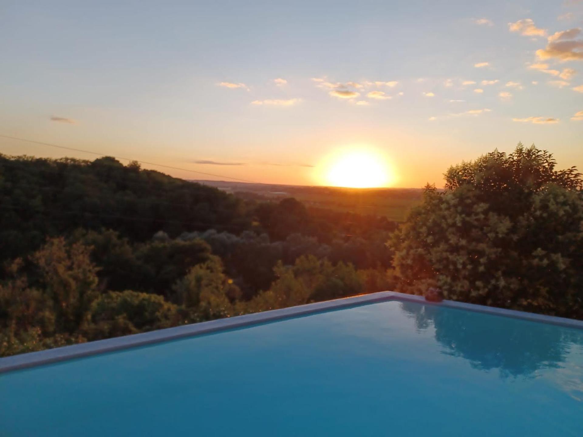 Le Prieure De Saint Pierre Bed & Breakfast Bagian luar foto