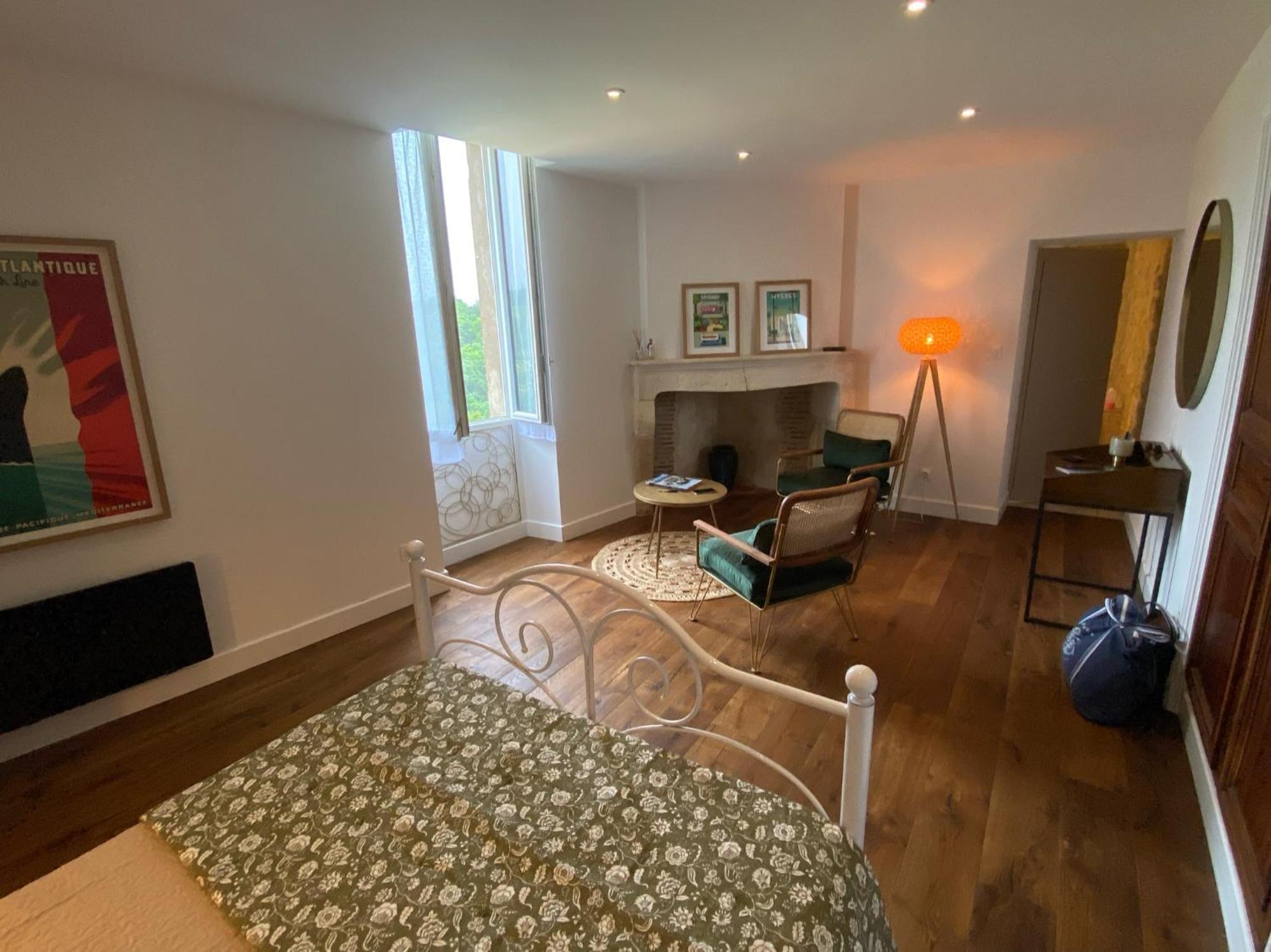 Le Prieure De Saint Pierre Bed & Breakfast Bagian luar foto